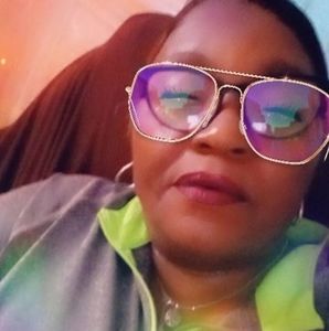 Meet your Posher, Johnnie